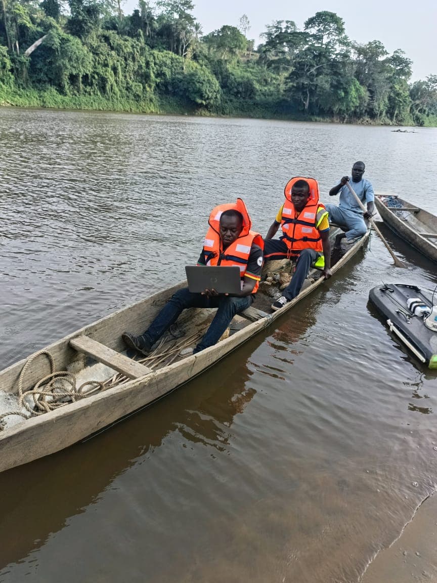 Bathymétrie sur pirogue