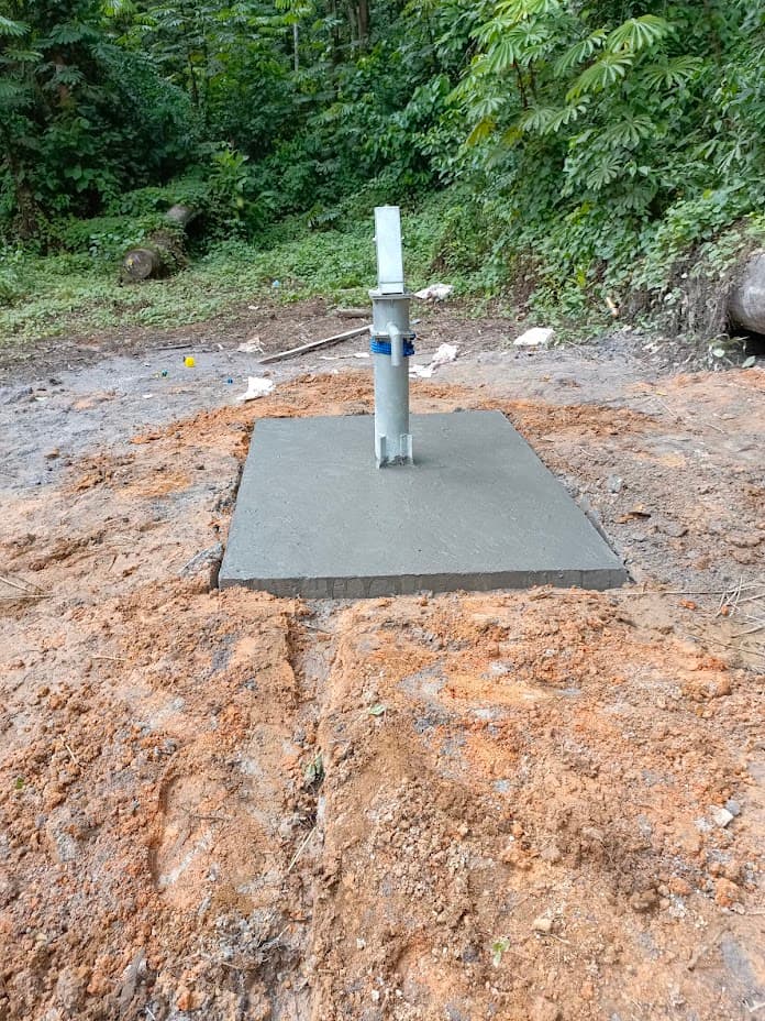Tête de forage équipée sur dalle béton, prête à l'usage