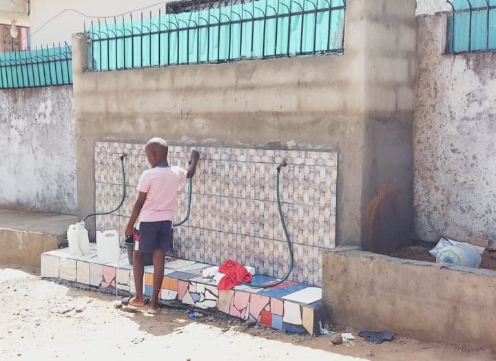 Point d'eau aménagé et en service pour la communauté